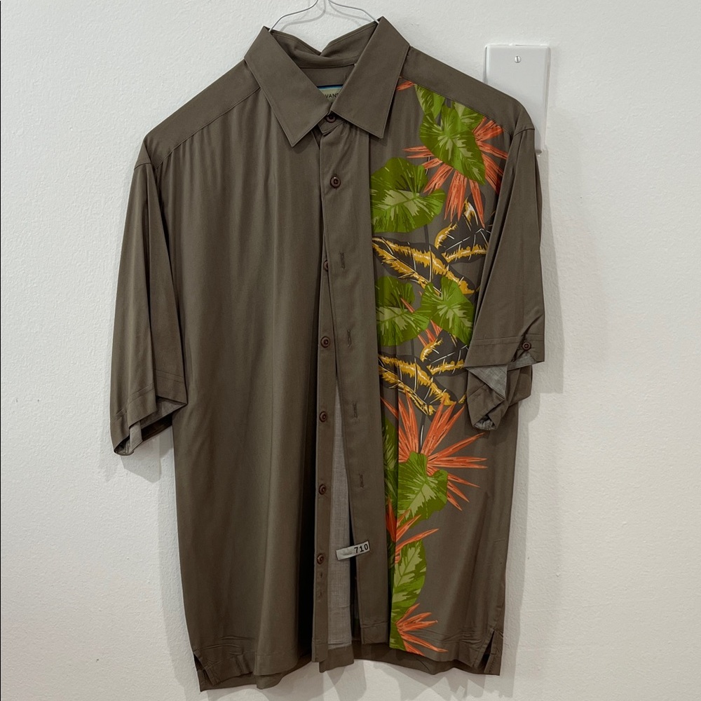 Men's Olive Green Short-Sleeve Button-Down Shirt with Tropical Print Panel